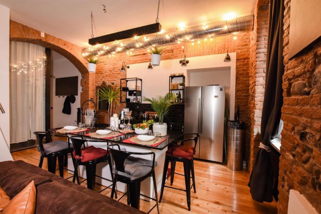 Loft8 Wonderful Industrial Loft In Apartment